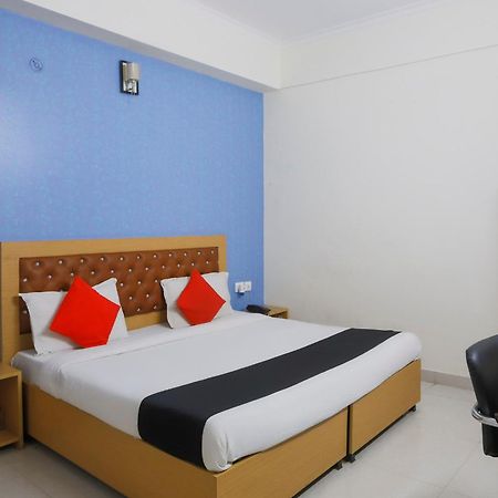 Hotel Capital O 46636 Diamond Imperial Noida Esterno foto