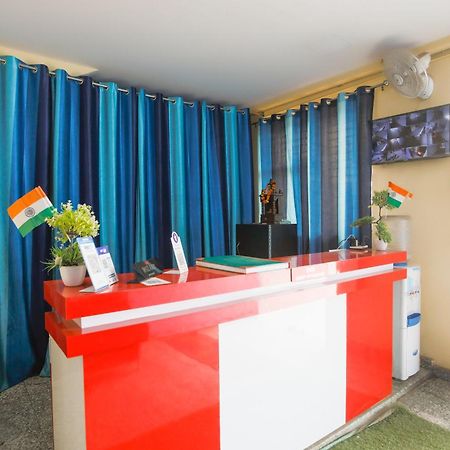 Hotel Capital O 46636 Diamond Imperial Noida Esterno foto