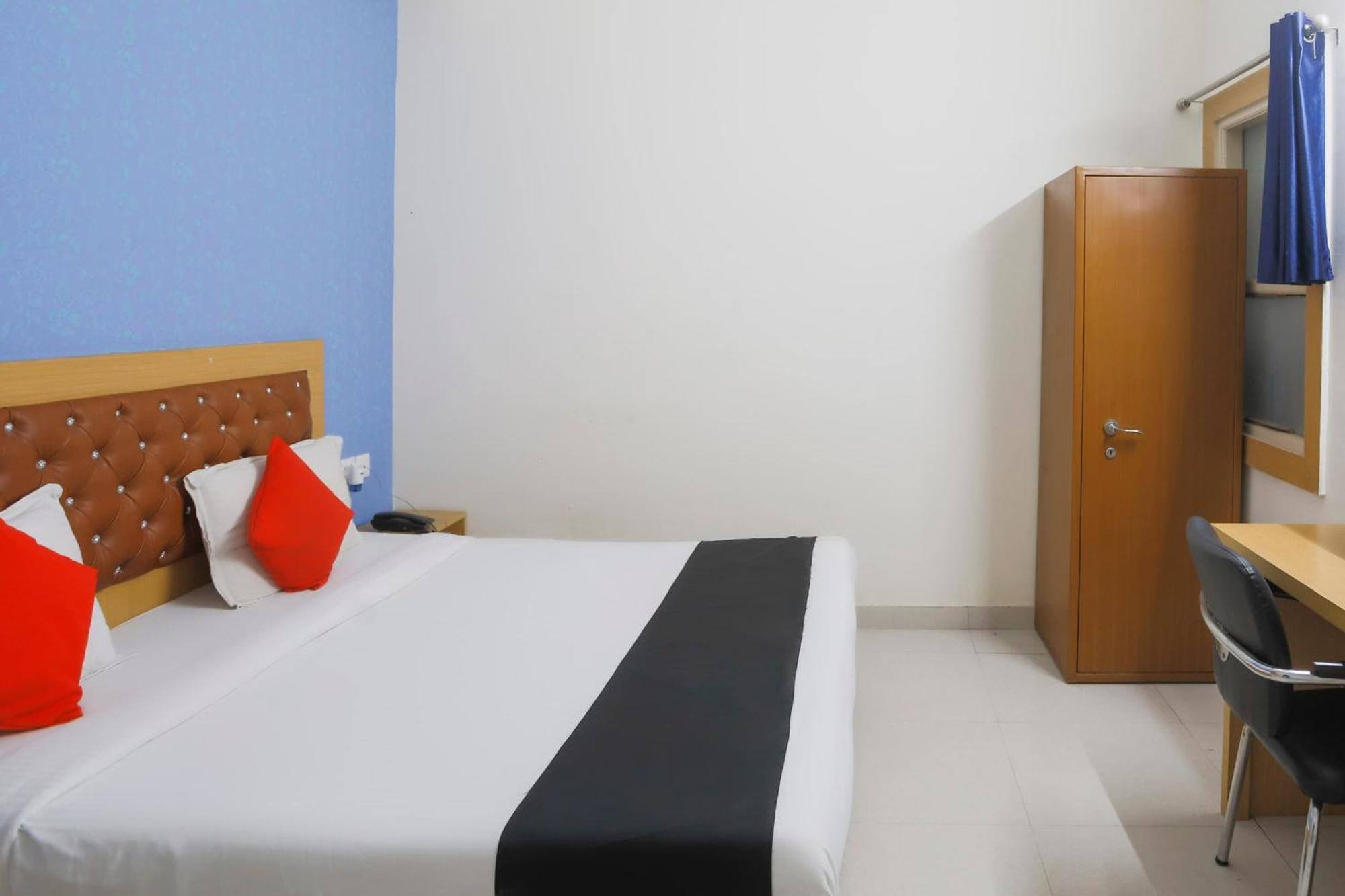 Hotel Capital O 46636 Diamond Imperial Noida Esterno foto