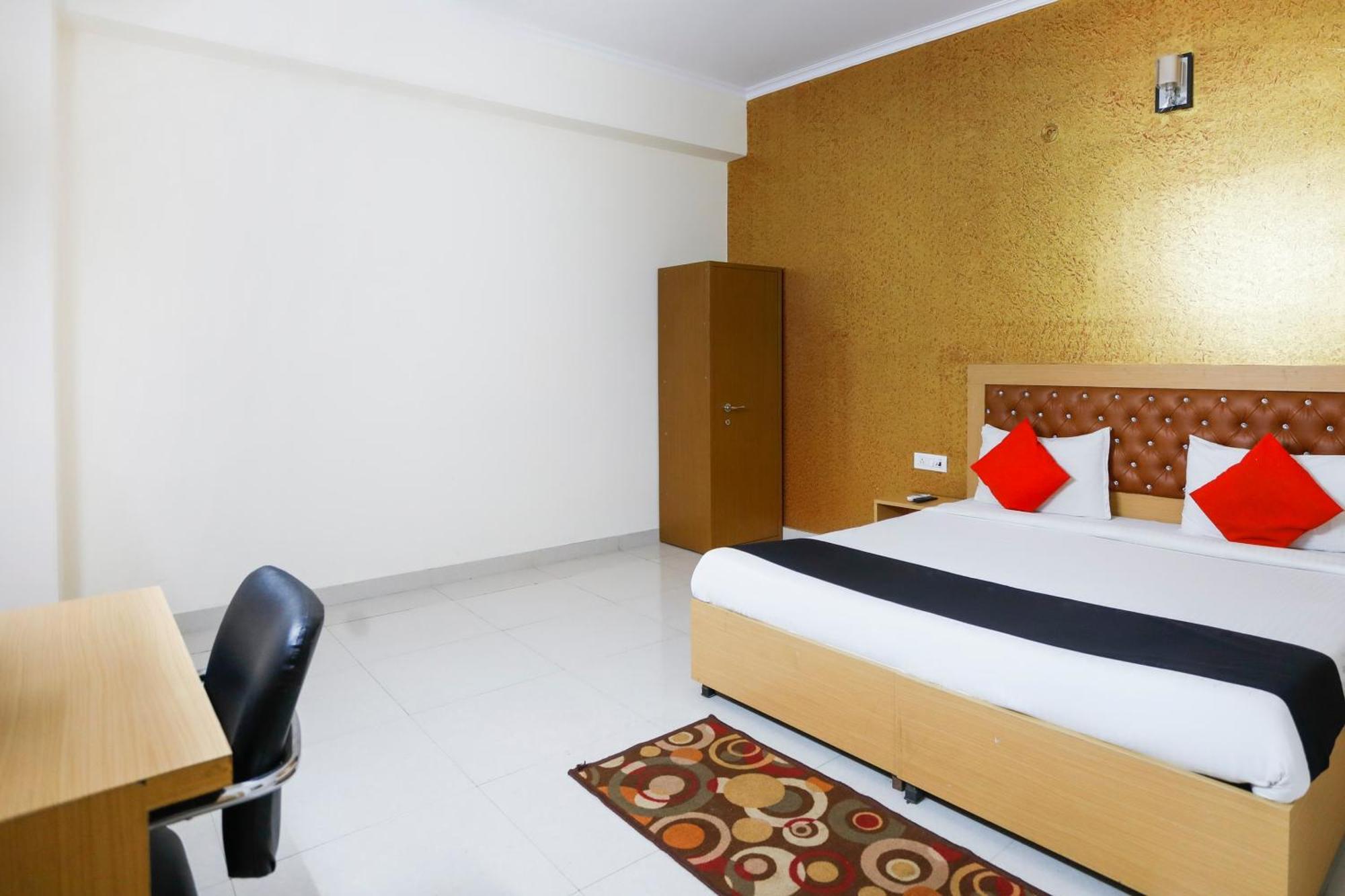 Hotel Capital O 46636 Diamond Imperial Noida Esterno foto