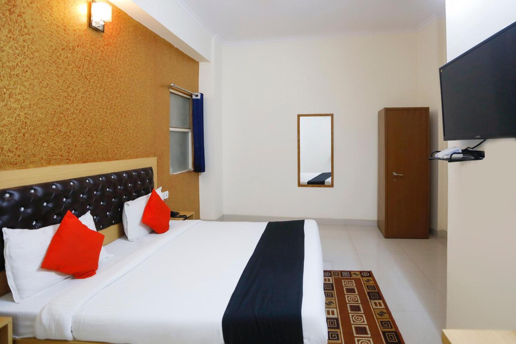 Hotel Capital O 46636 Diamond Imperial Noida Esterno foto
