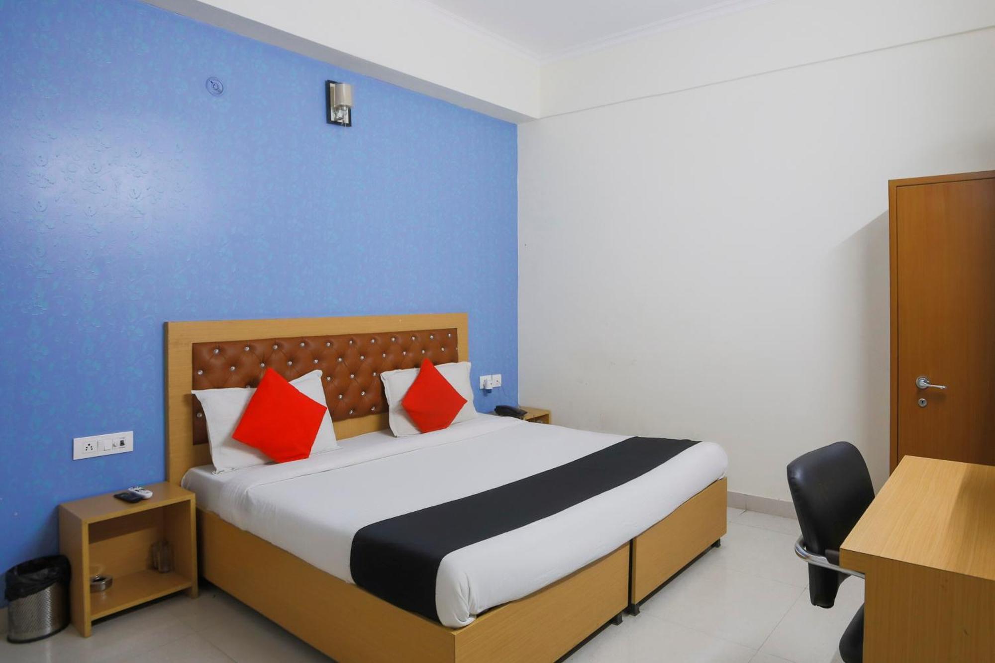 Hotel Capital O 46636 Diamond Imperial Noida Esterno foto