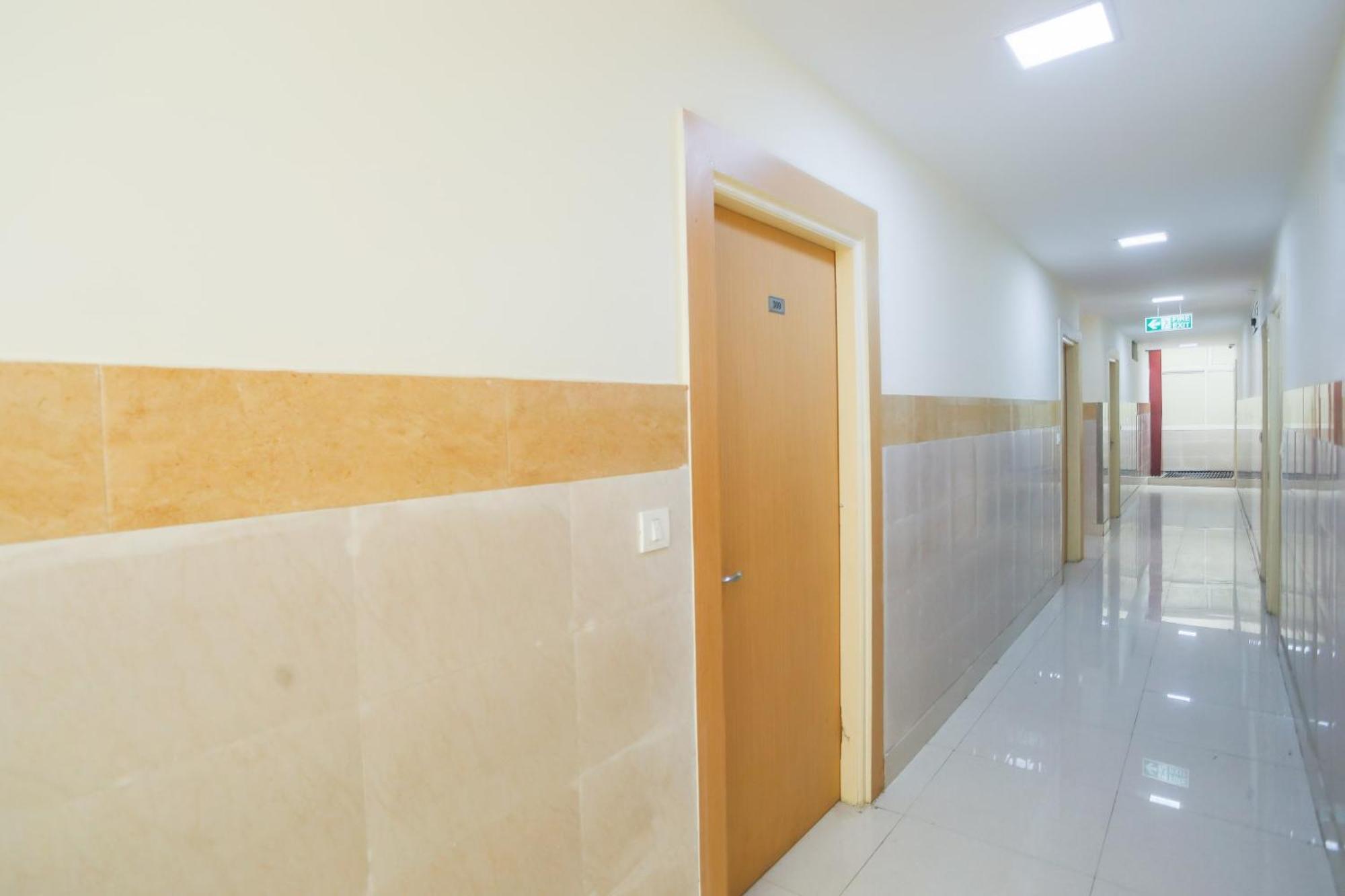 Hotel Capital O 46636 Diamond Imperial Noida Esterno foto
