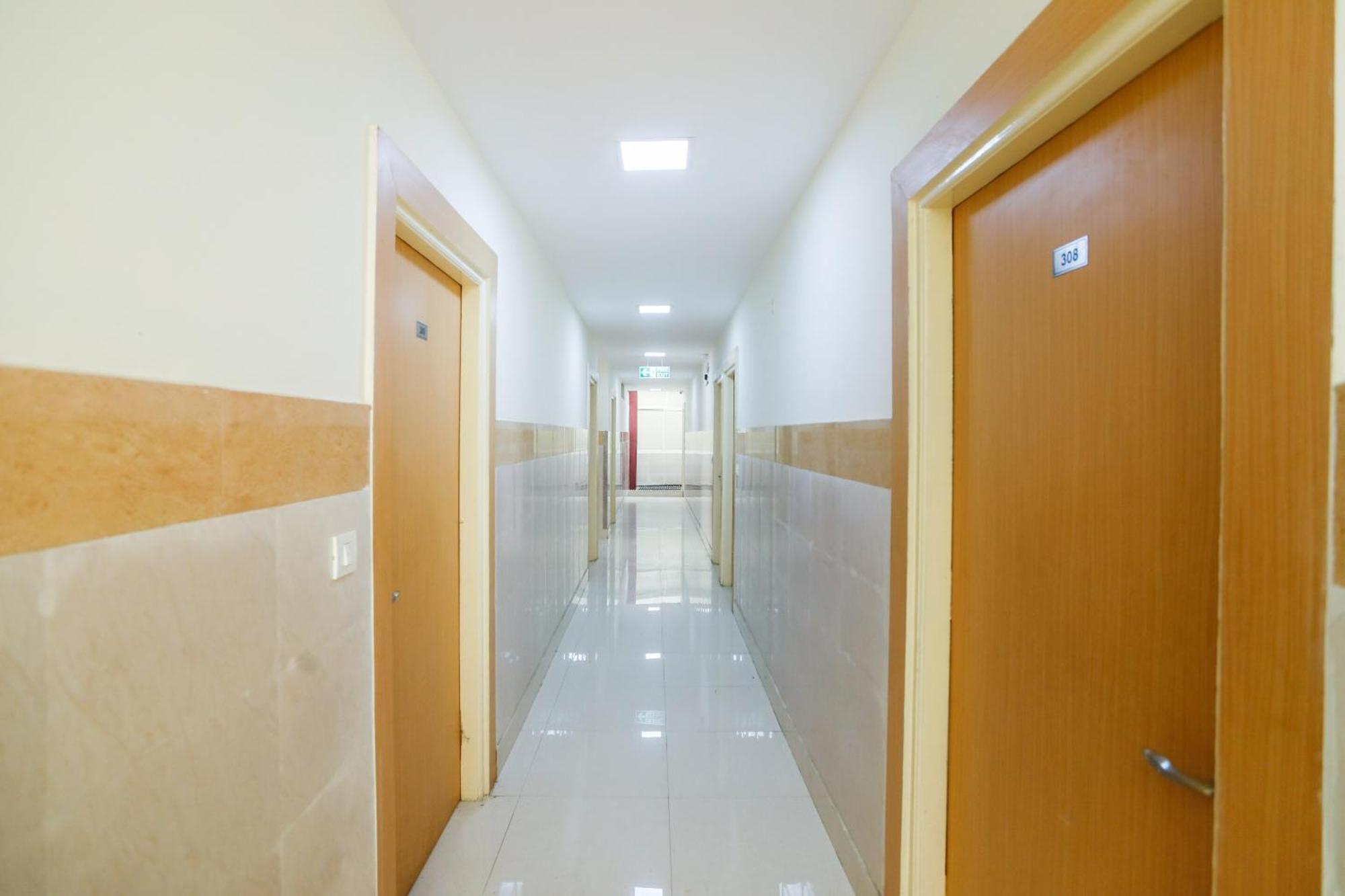 Hotel Capital O 46636 Diamond Imperial Noida Esterno foto