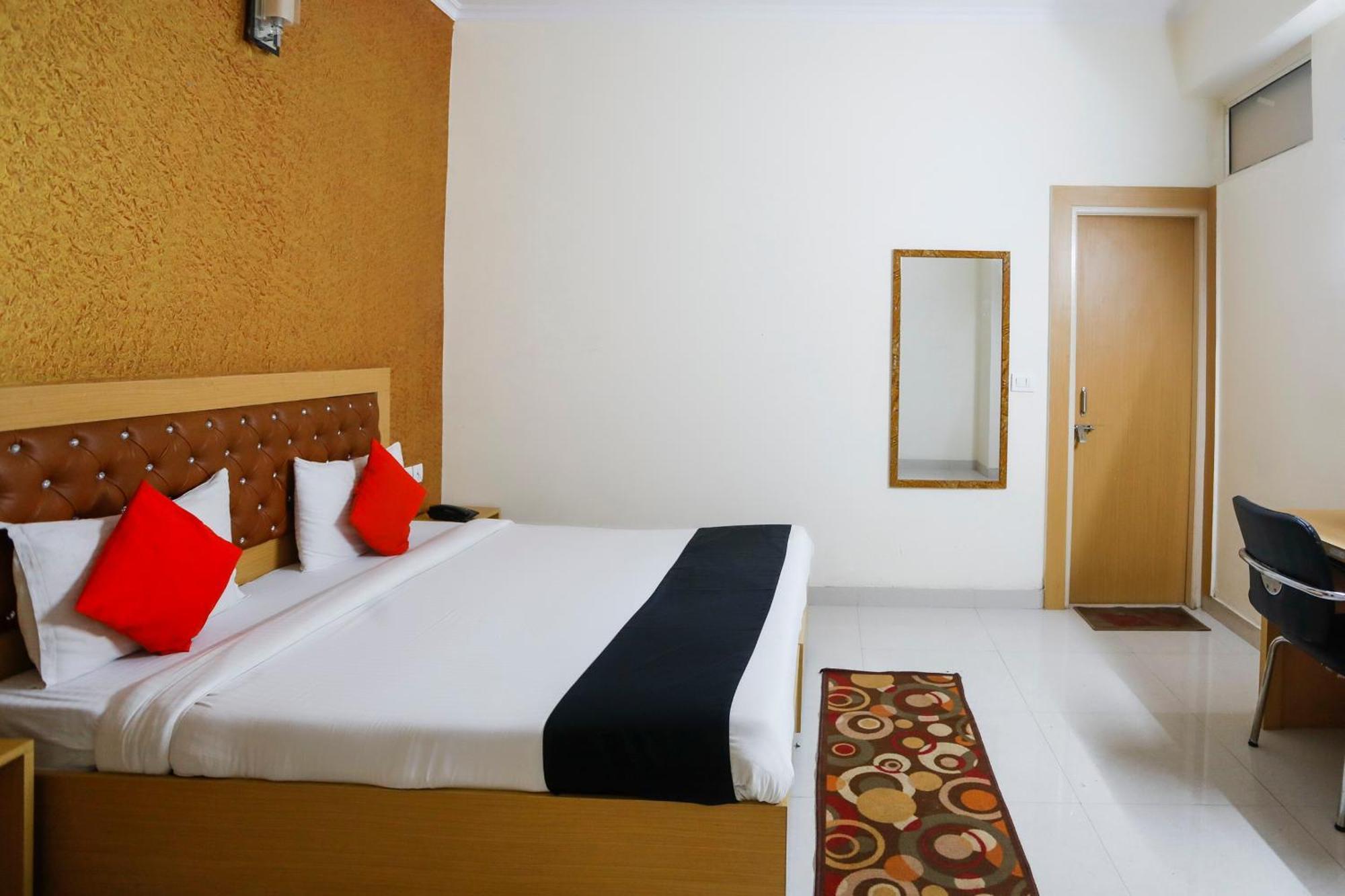 Hotel Capital O 46636 Diamond Imperial Noida Esterno foto
